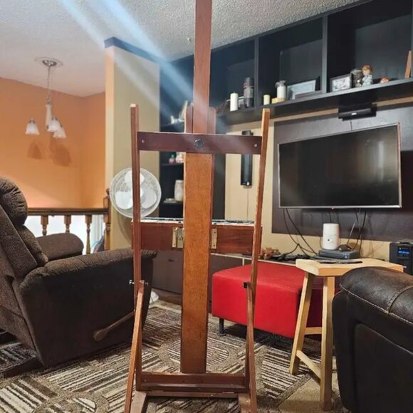 Wooden Easel - Picture 2 of 5